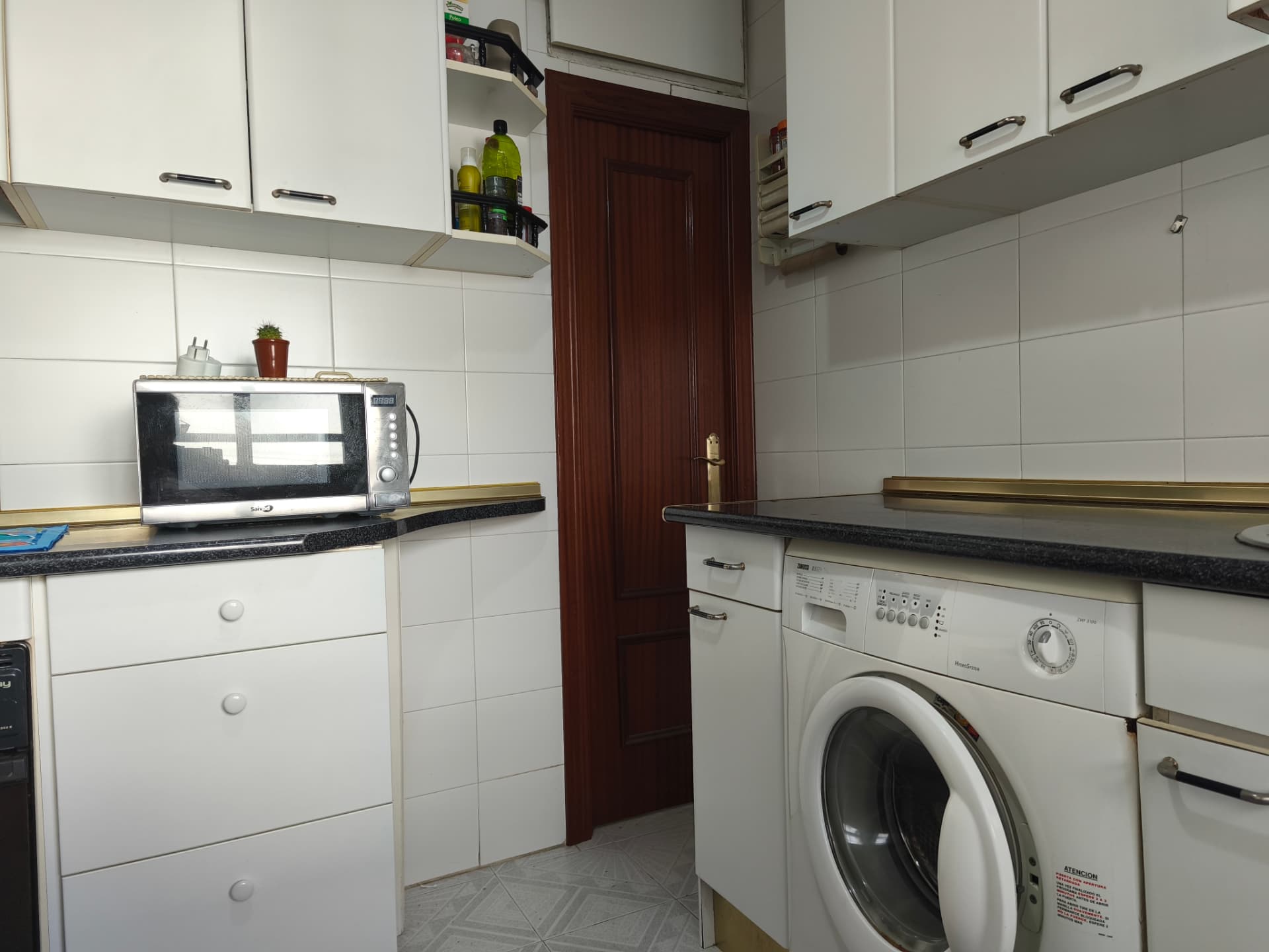 Cocina amueblada y equipada